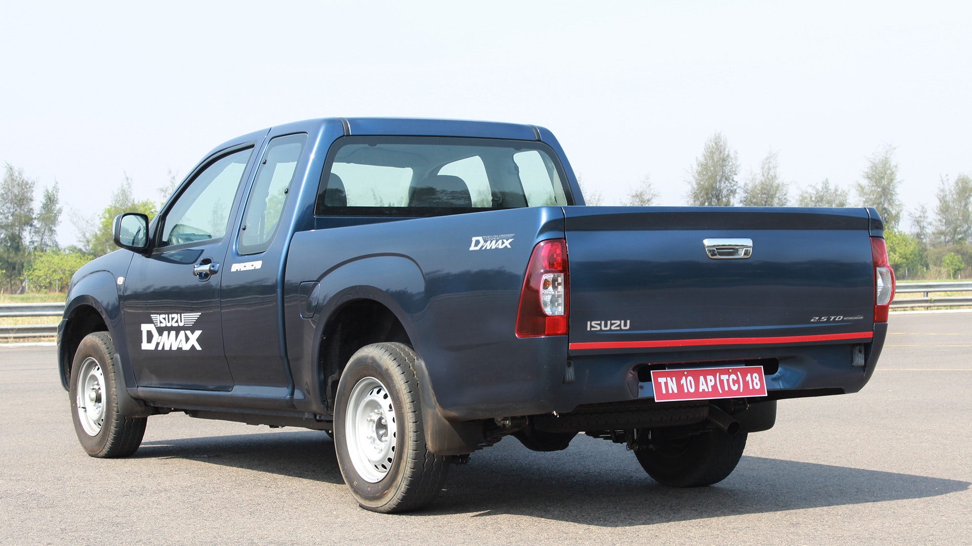 Isuzu-Dmax-2014 Exterior