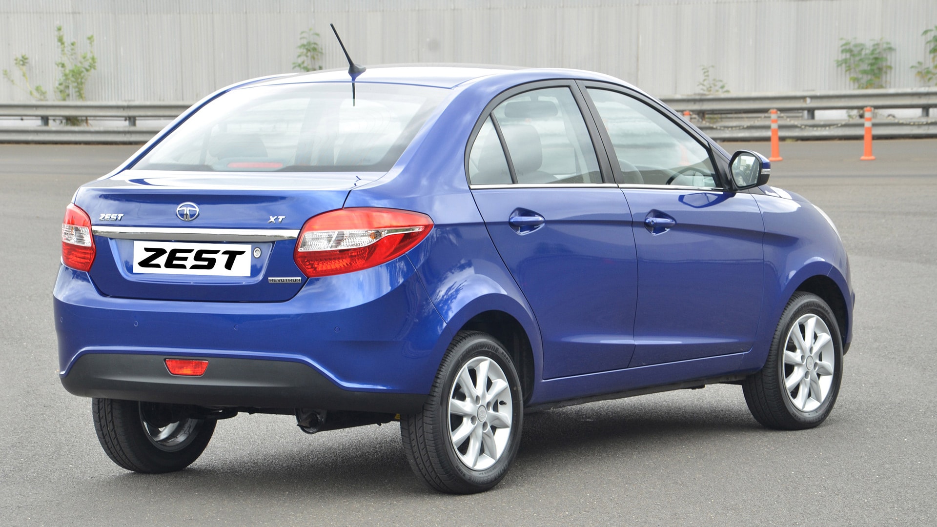 Tata Zest 2014 Compare