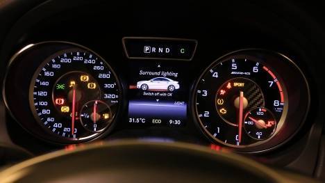 Mercedesbenz-CLA-2014-45 AMG Interior