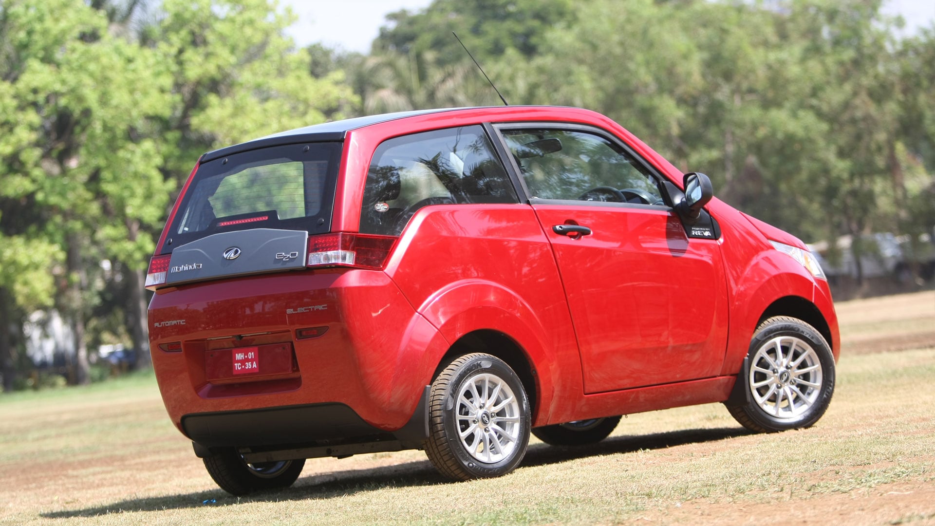 Mahindra-e2o-2014 Exterior