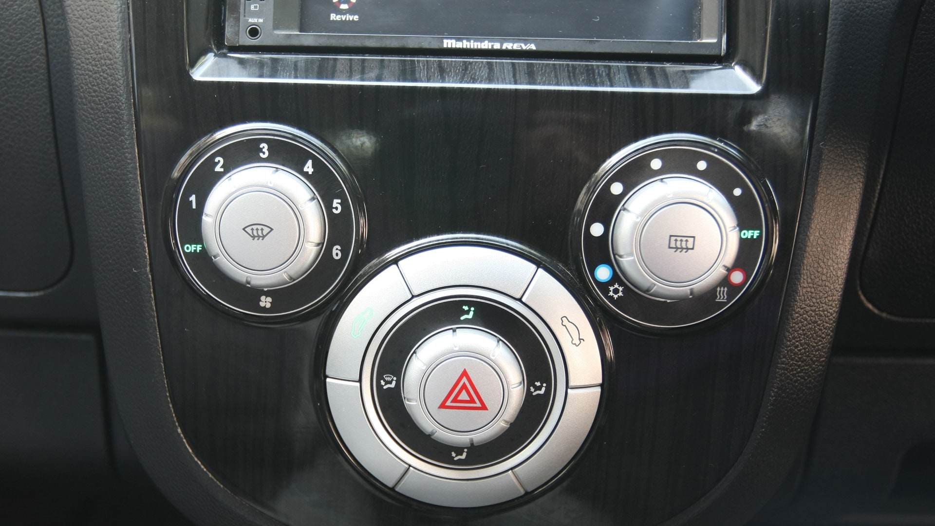 Mahindra-e2o-2014 Exterior