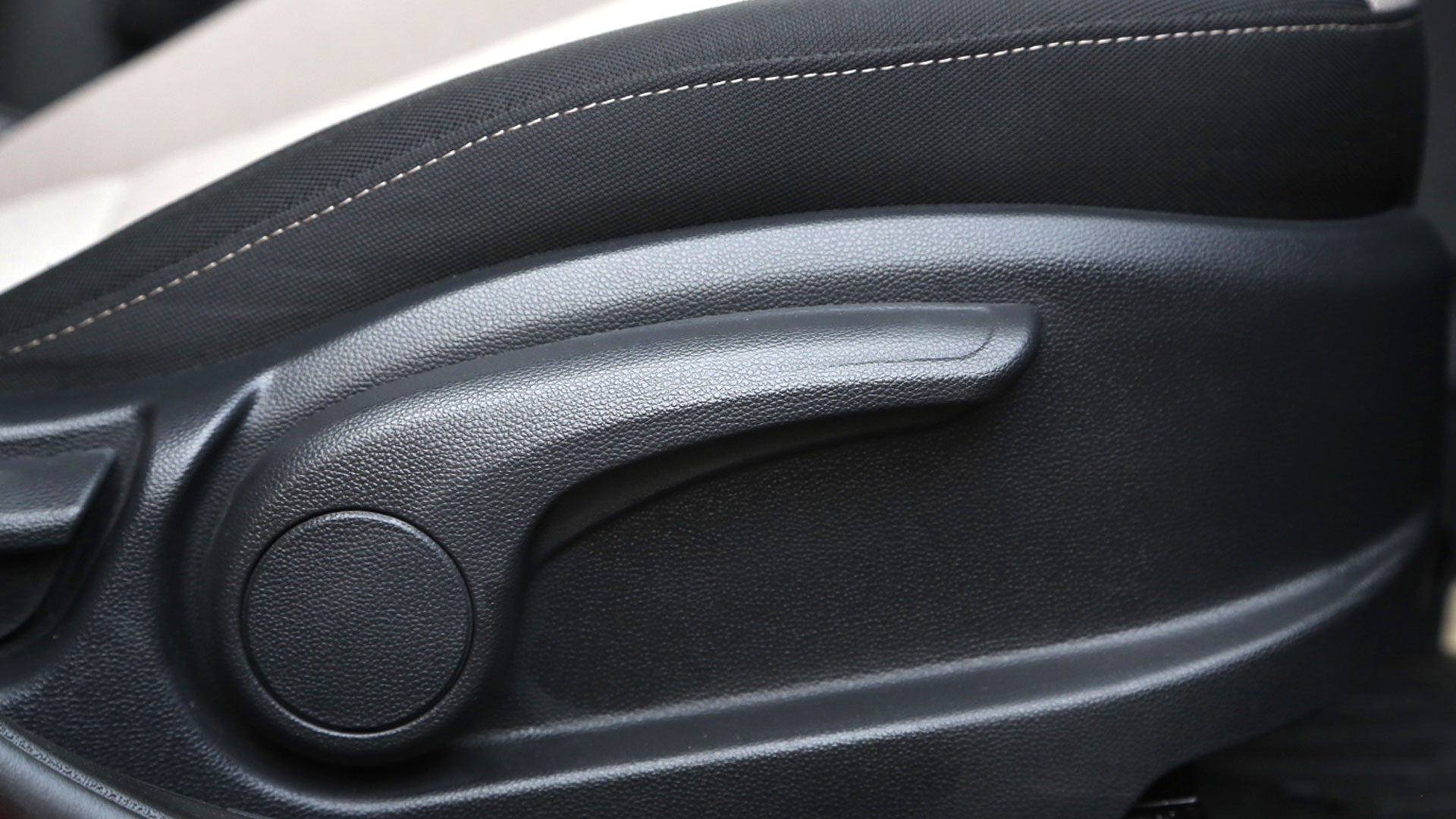 Hyundai-Elite-i20-2014 Interior