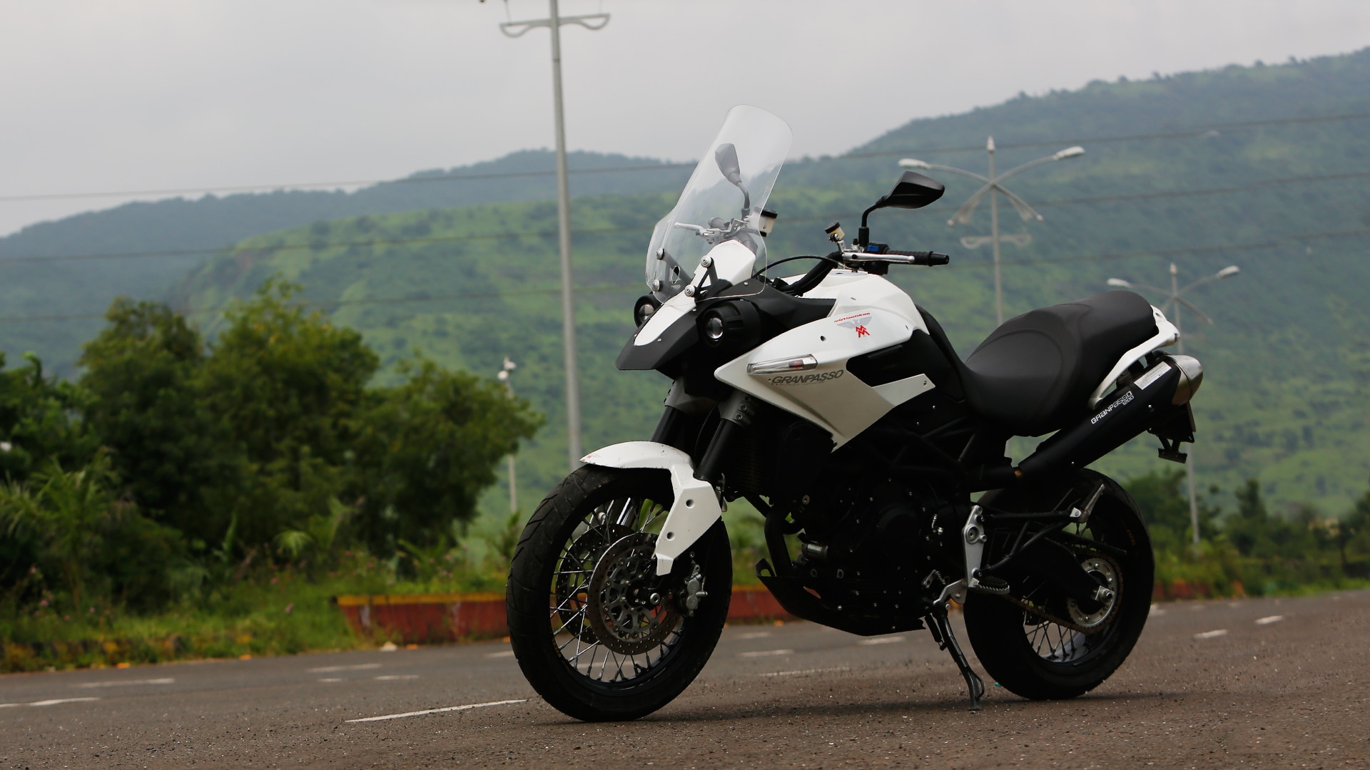 Moto Morini Granpasso 1200  2014 Exterior