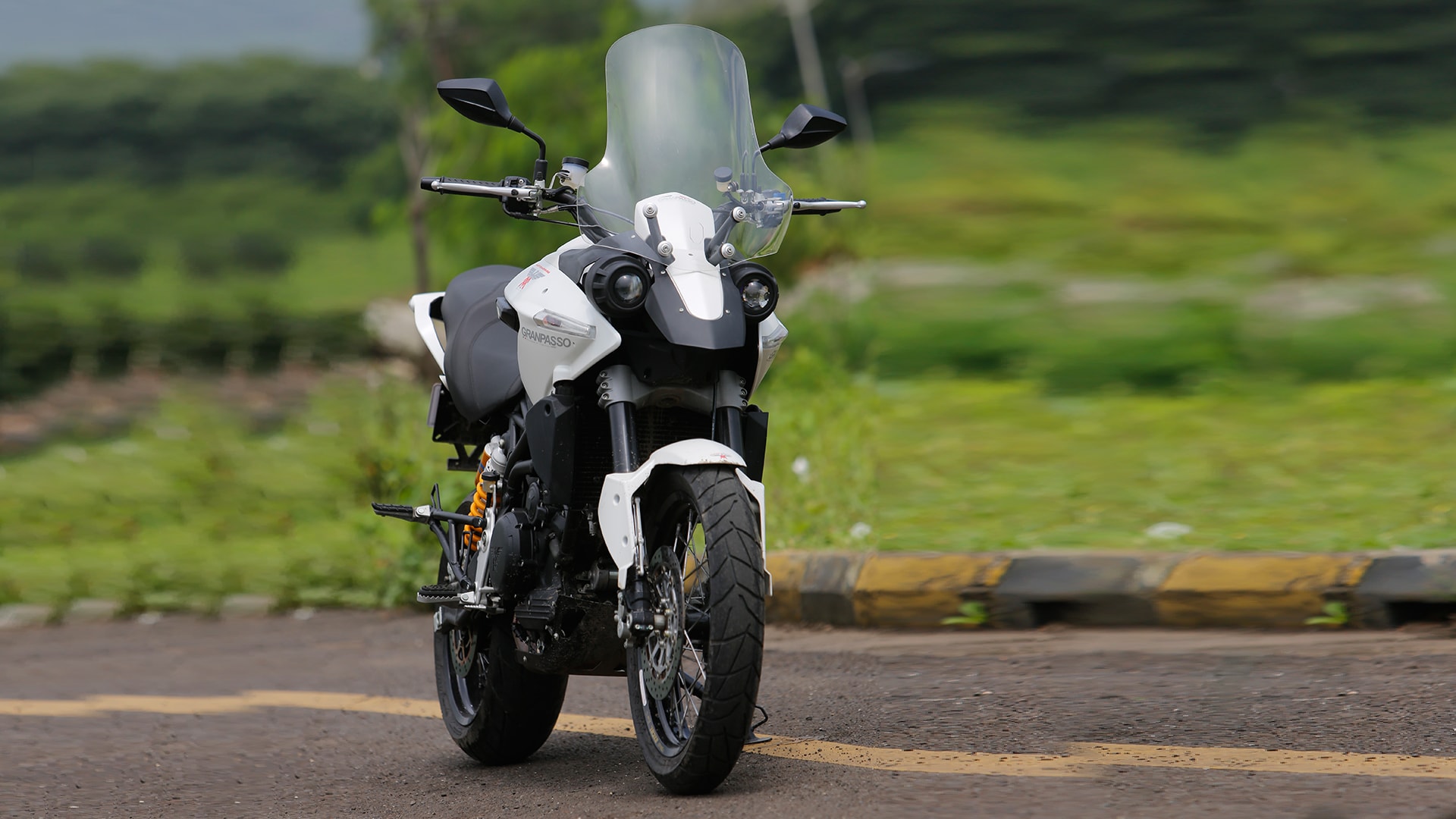 Moto Morini Granpasso 1200  2014 Exterior