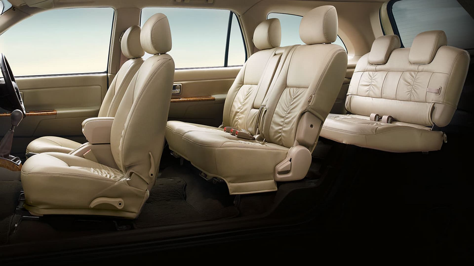 isuzu-mu7-2014 Interior