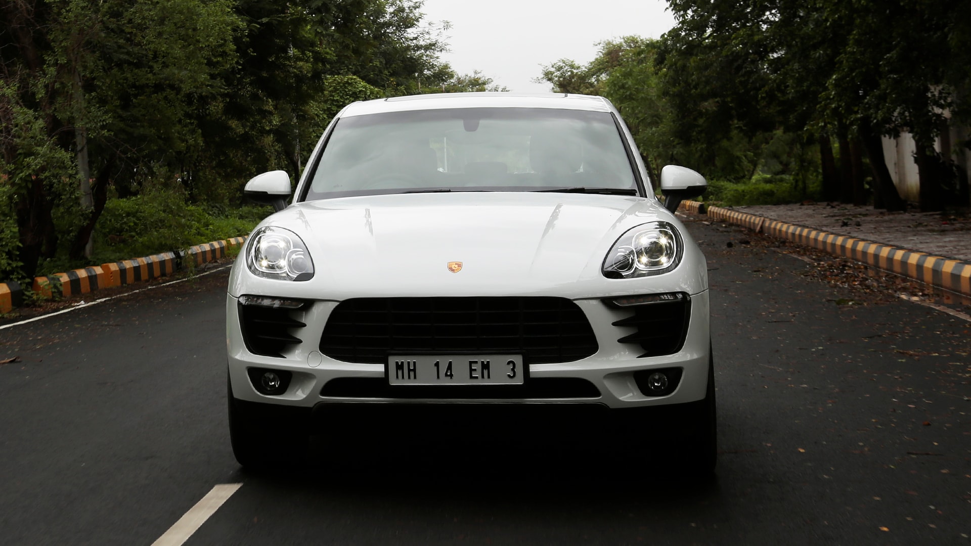 Porsche-Macan-2014-S Diesel Exterior