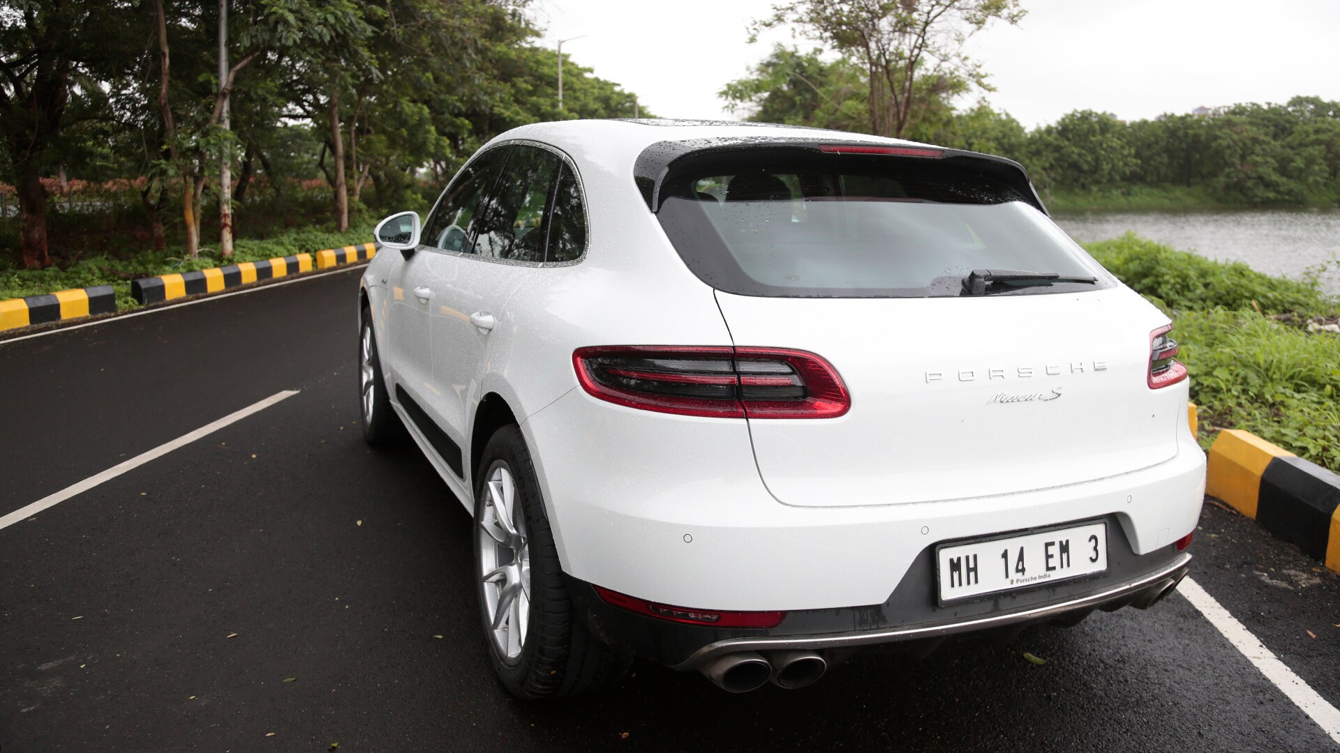 Porsche Macan 2014 S Diesel Compare