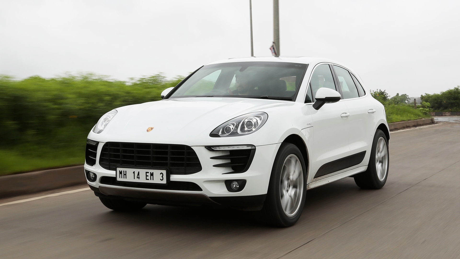Porsche Macan 2014 S Diesel Compare