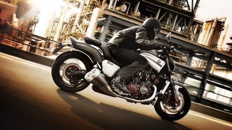 Yamaha VMAX 2013 STD - Price in India, Mileage, Reviews, Colours
