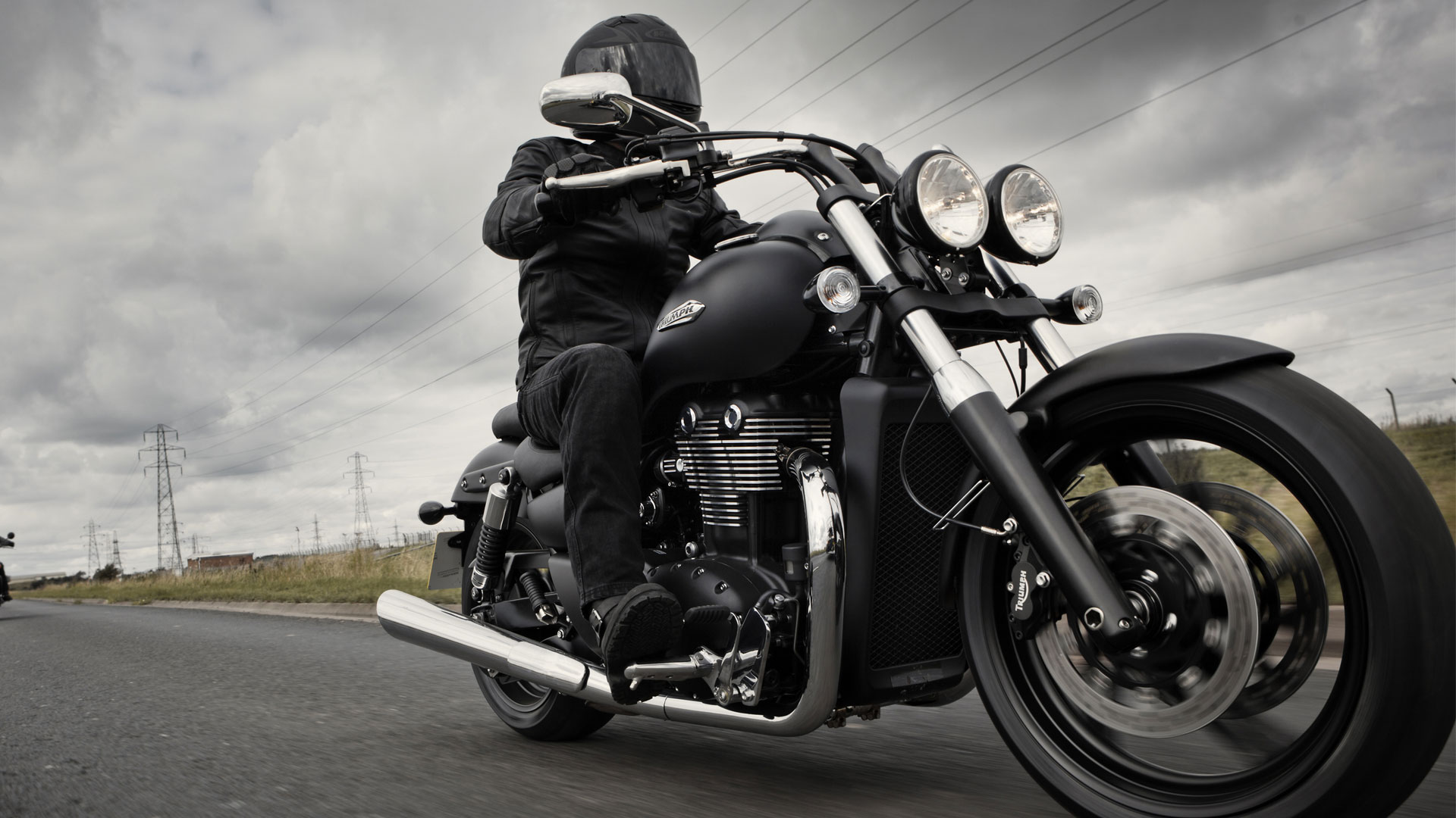 Triumph Thunderbird Storm 2014 STD Exterior