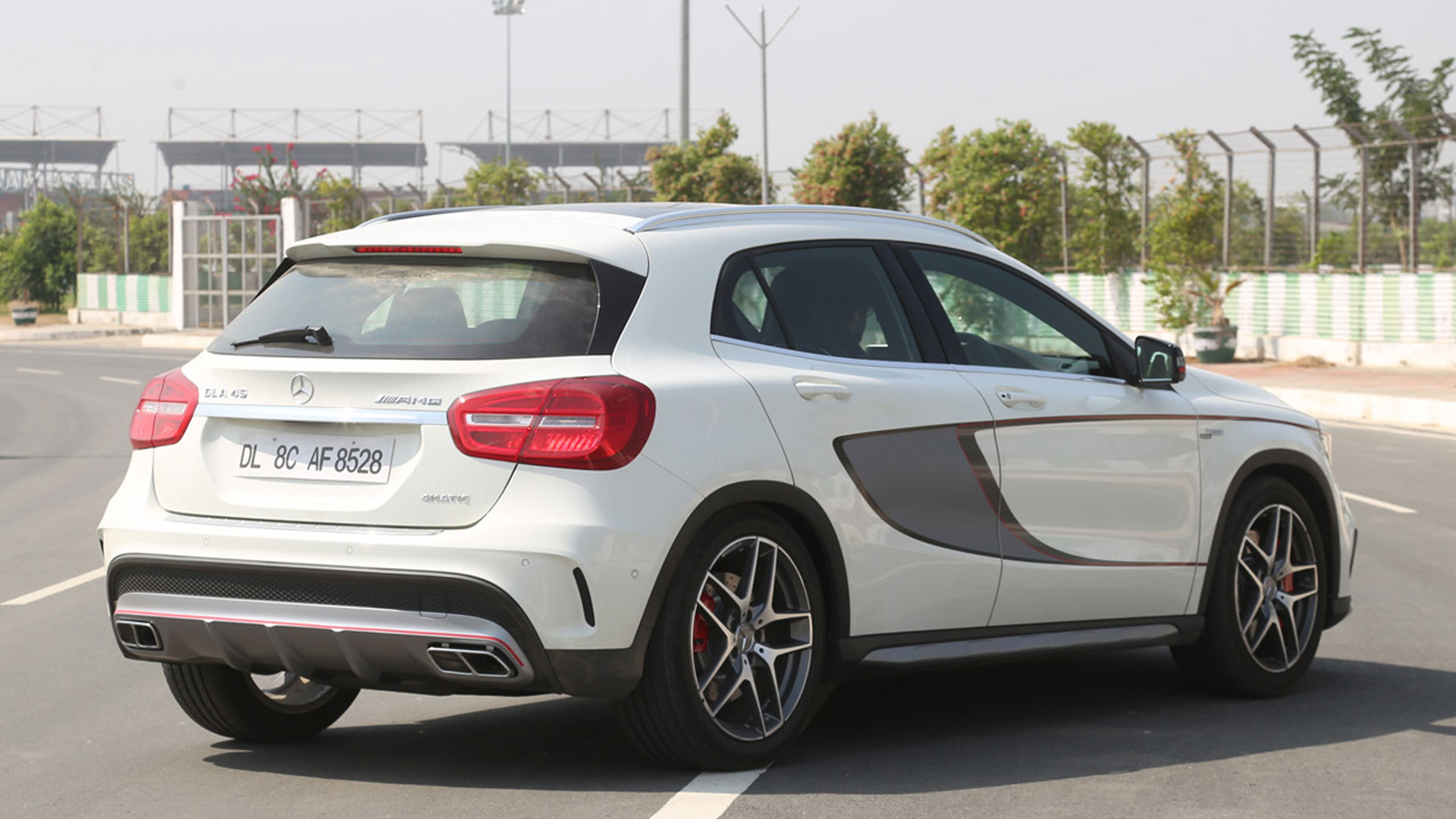 mercedesbenz-gla-2014-45 AMG Compare
