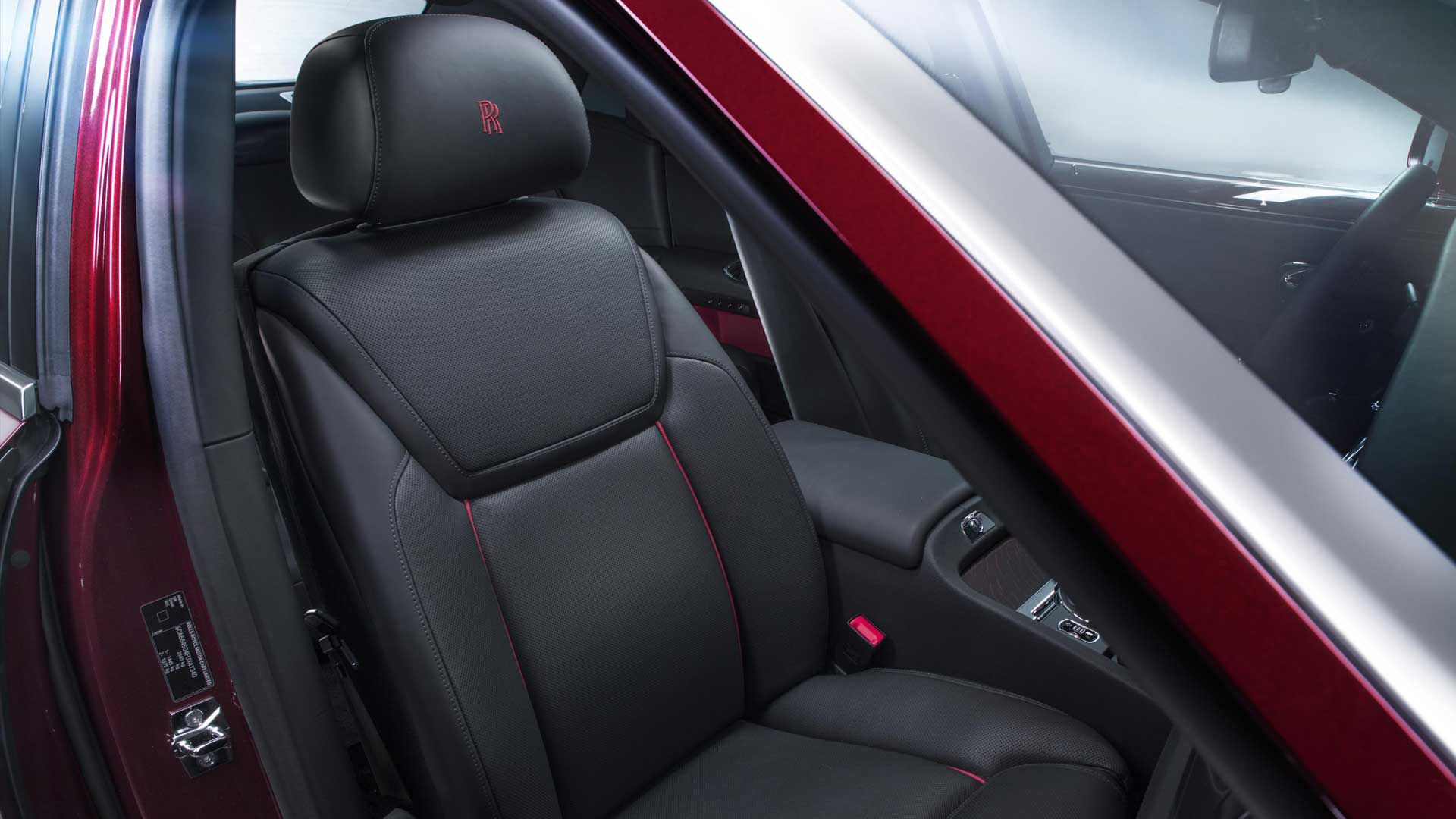 Rolls-royce-ghost-series-ii-2014-EWB Interior