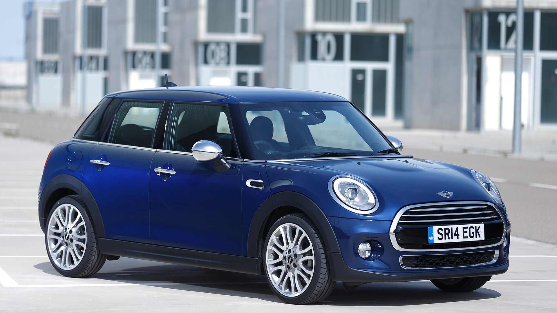 mini-cooper-d-2014-5-door Exterior