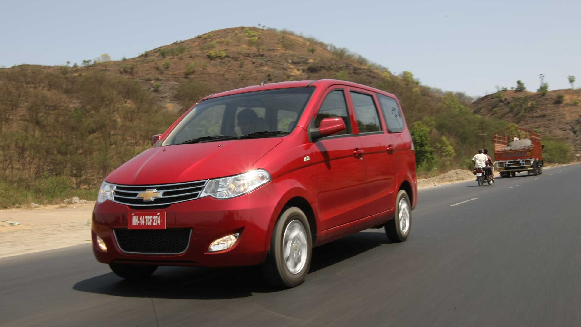 chevrolet-enjoy-2013 Exterior