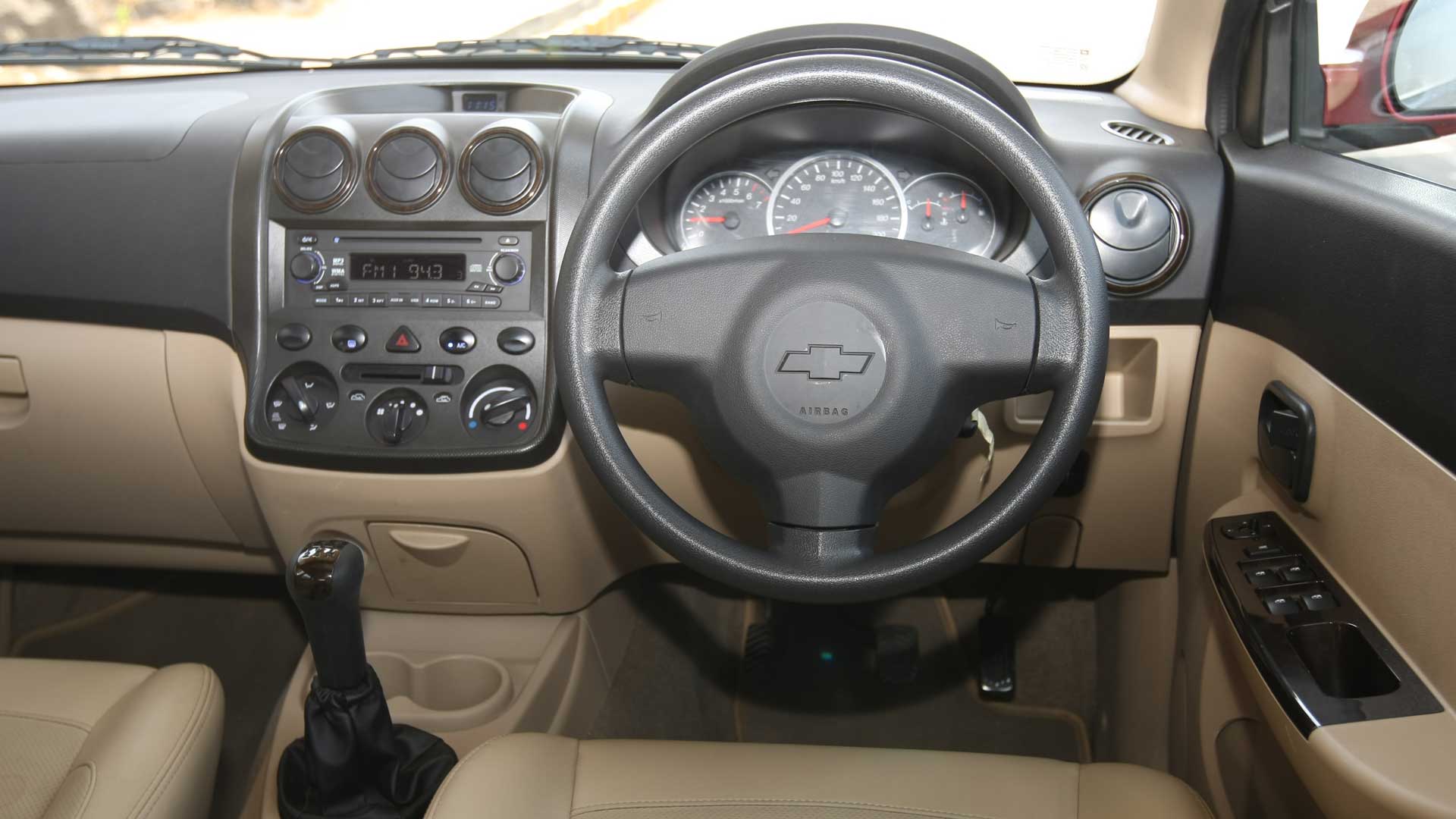 chevrolet-enjoy-2013 Interior