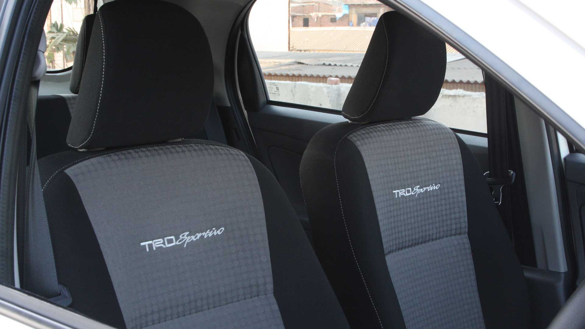 Toyota-etios-liva-2014 Interior