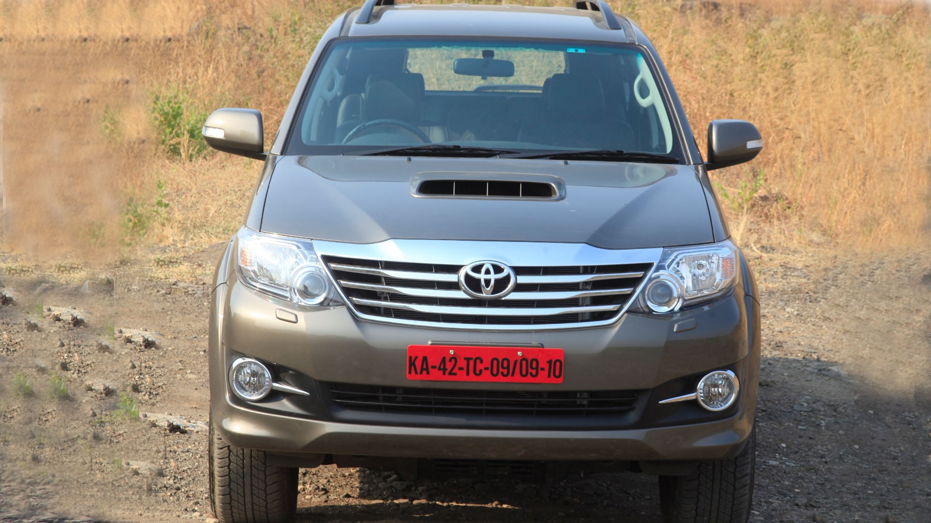 Toyota-fortuner-2015 Exterior