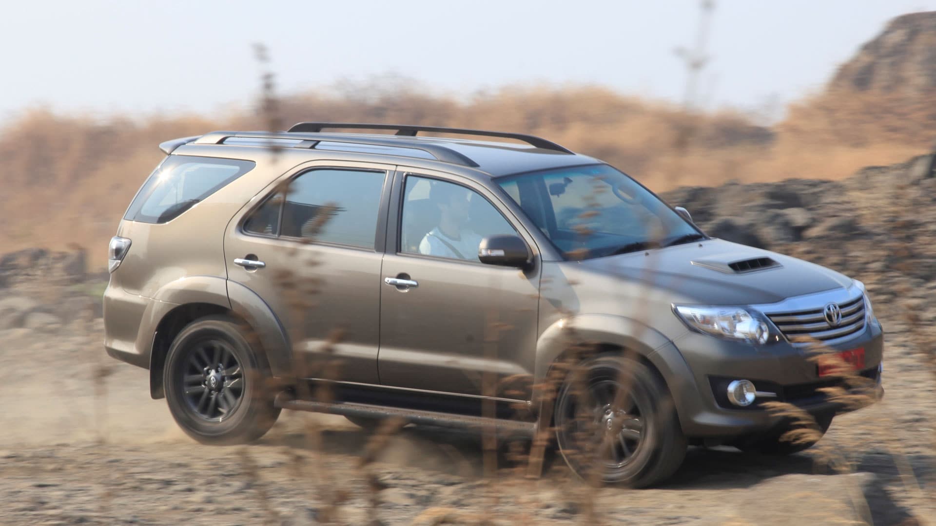 Toyota-fortuner-2015 Exterior