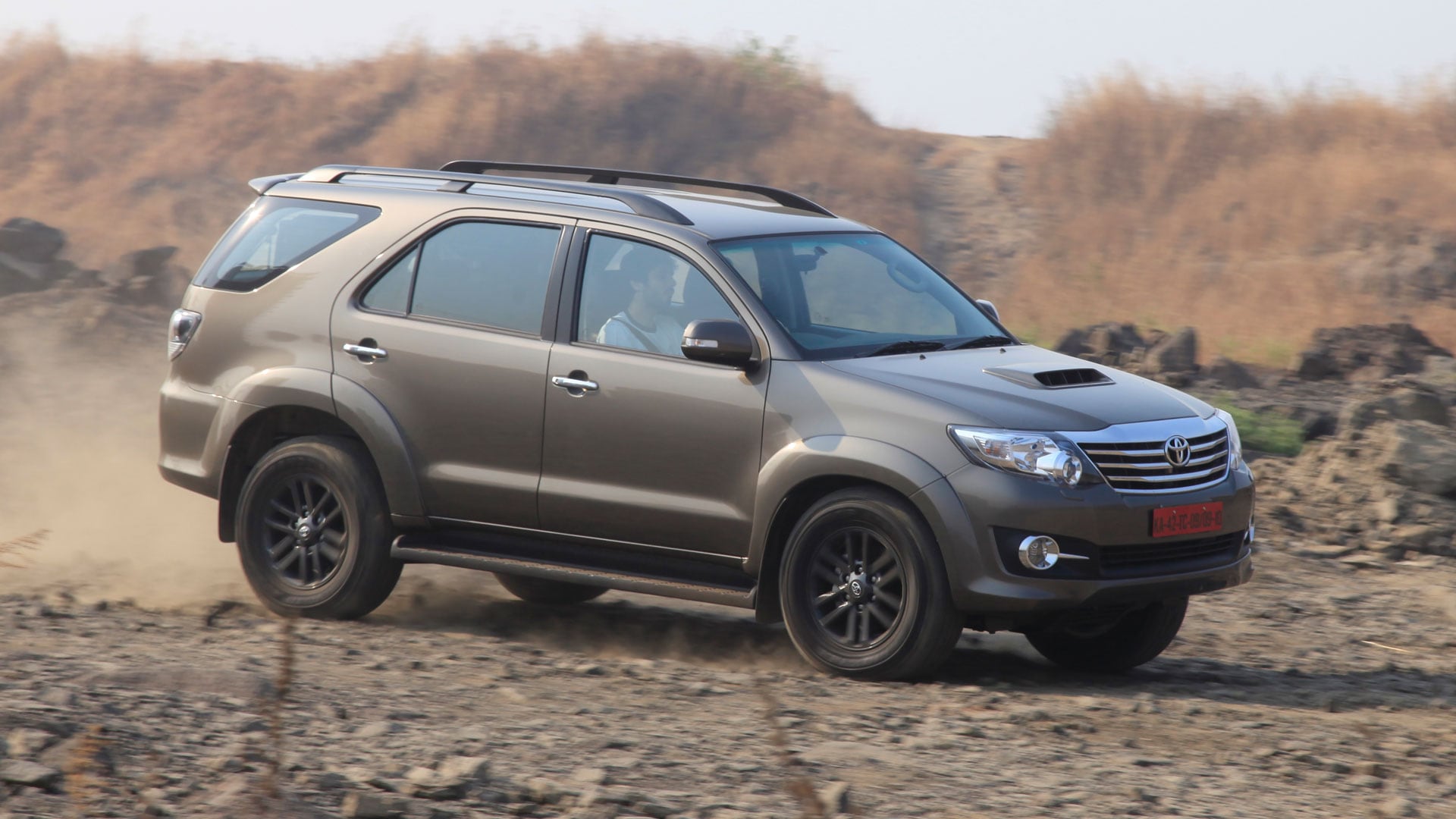 Toyota-fortuner-2015 Exterior