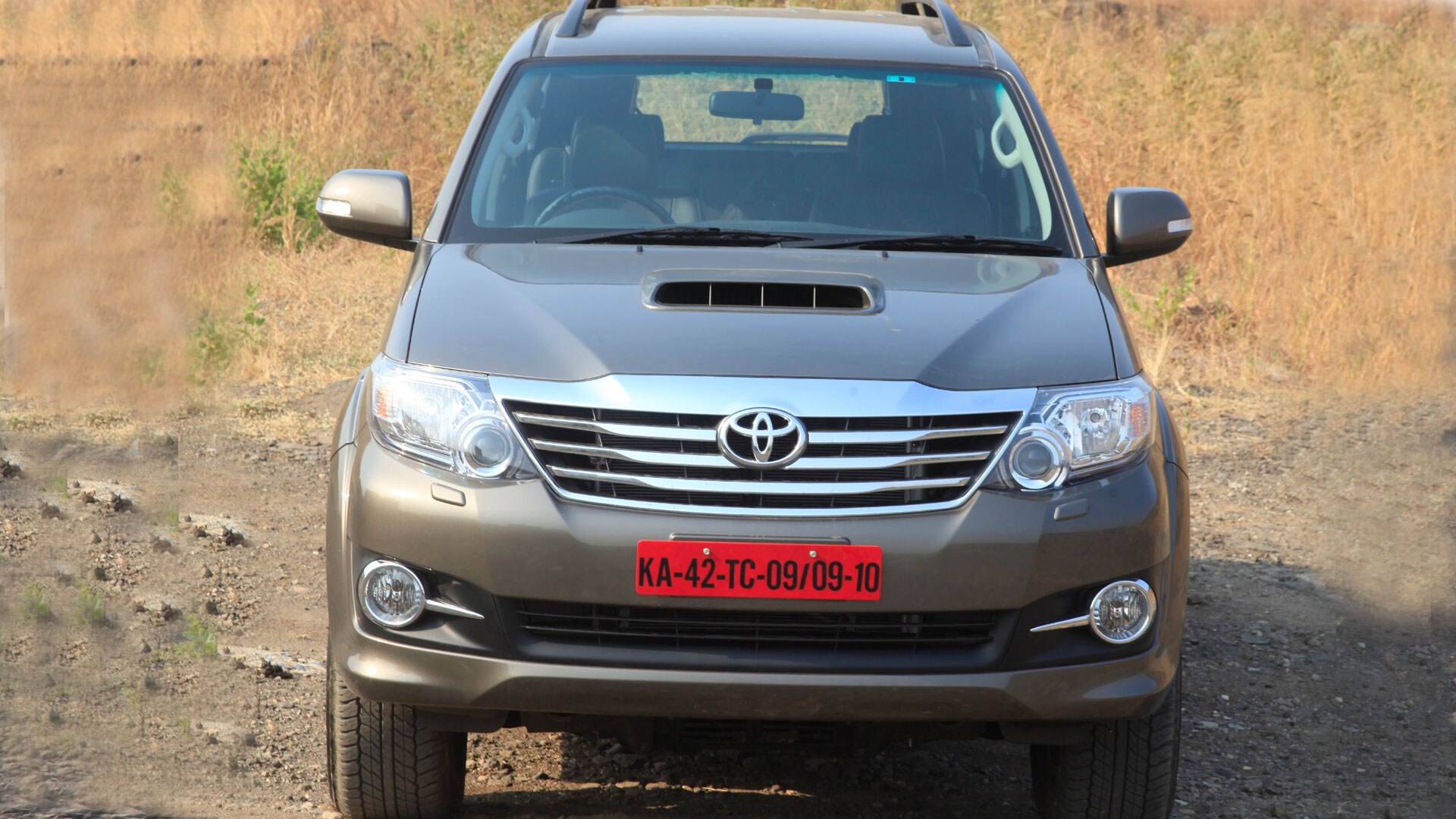 Toyota-fortuner-2015 Compare