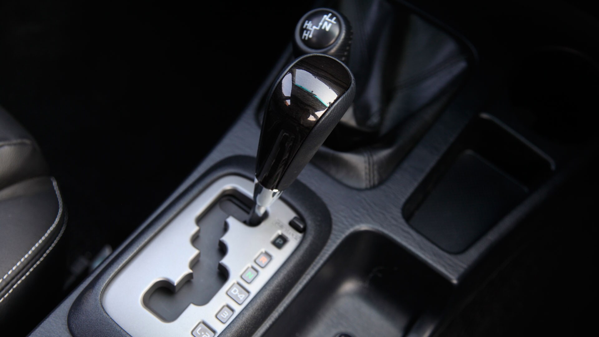 Toyota-fortuner-2015 Interior