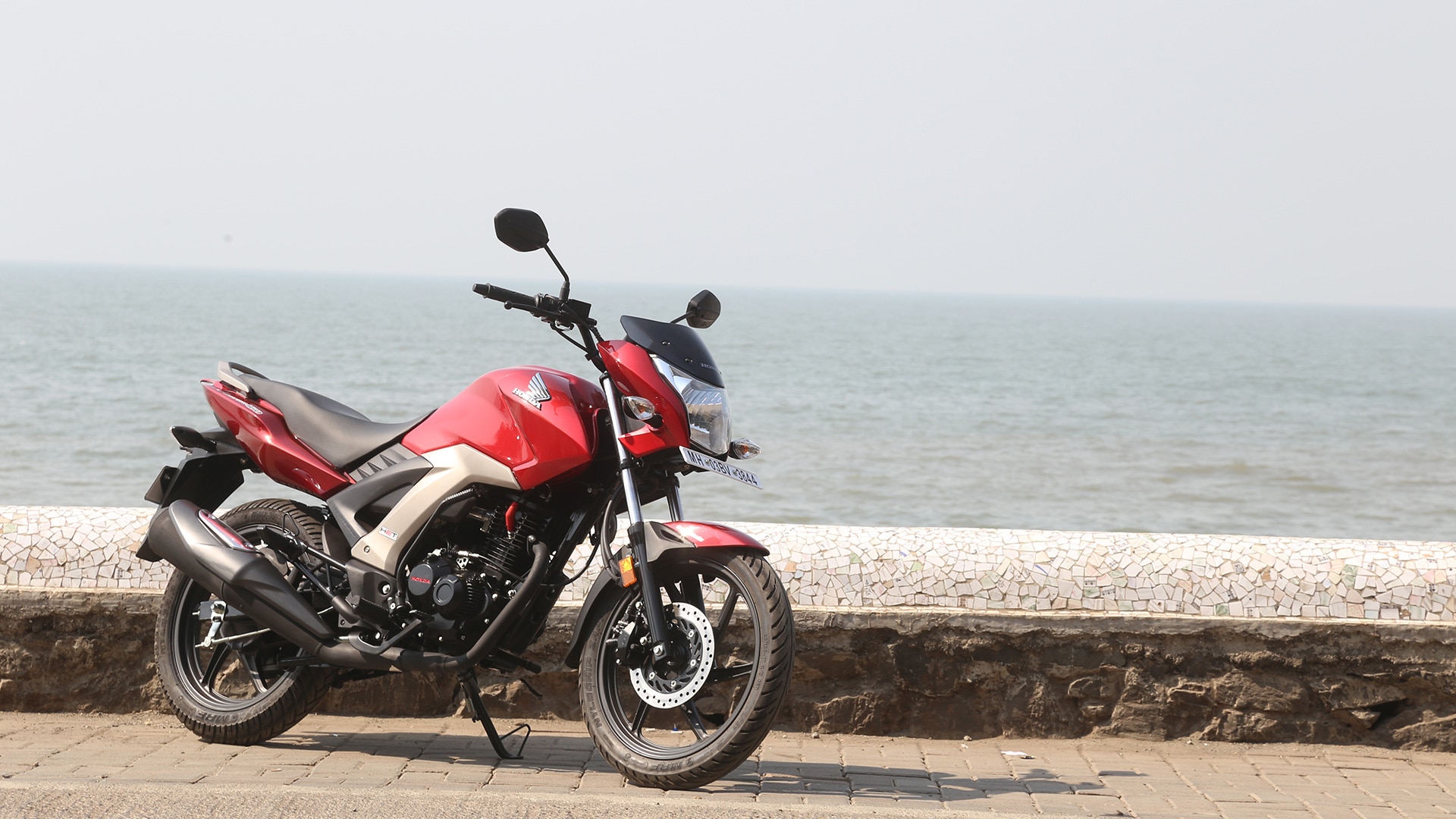 Honda CB Unicorn 160 2015 CBS Exterior