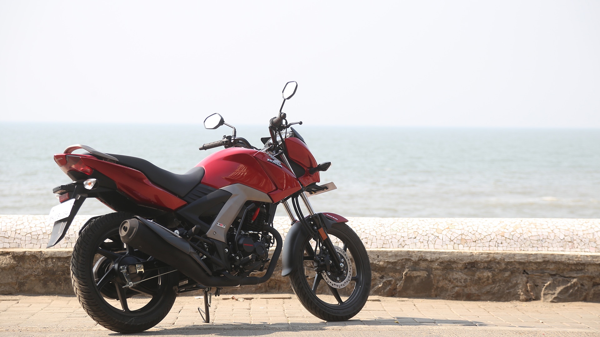 Honda CB Unicorn 160 2015 CBS Exterior