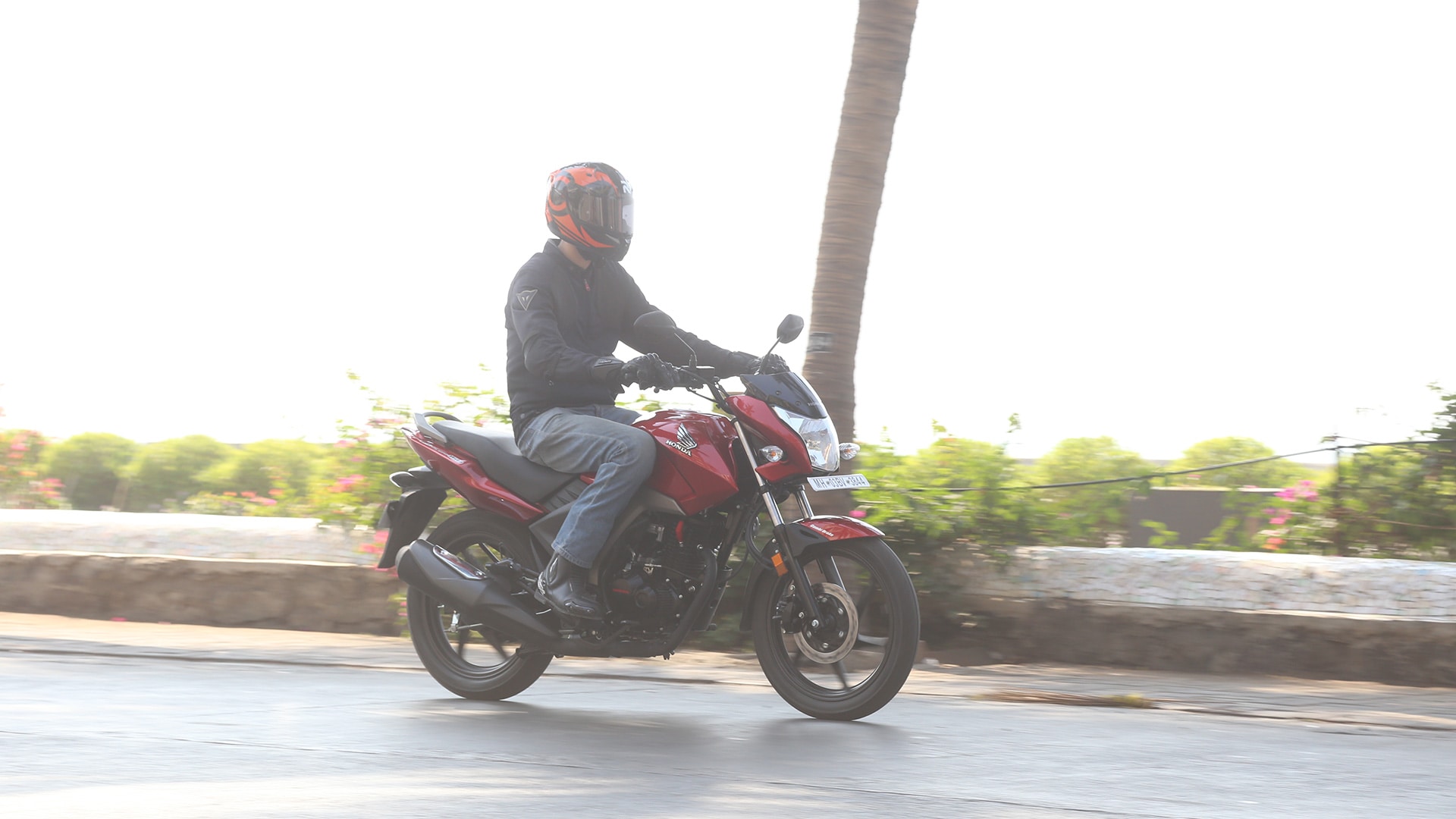 Honda CB Unicorn 160 2015 CBS Exterior