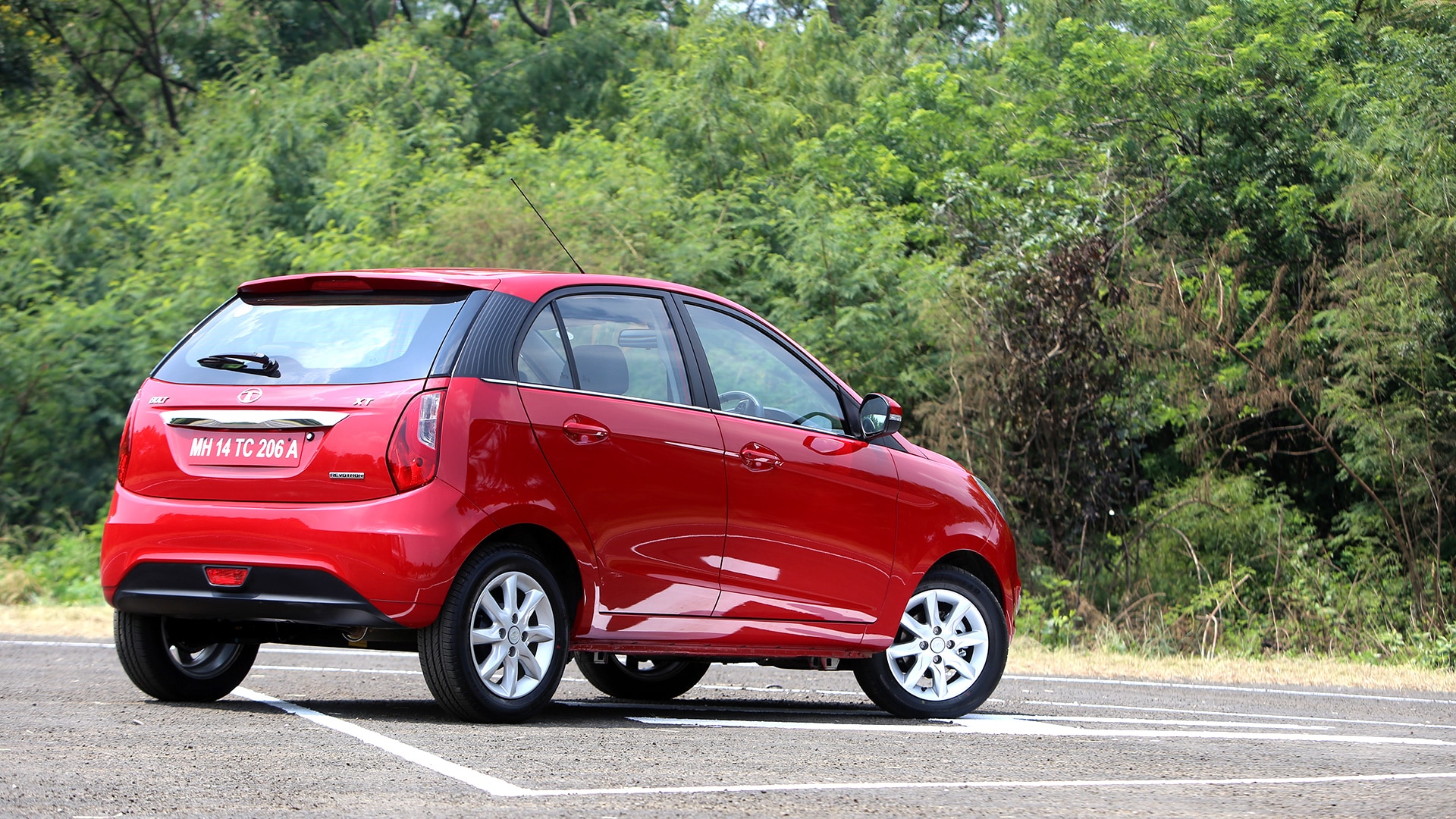 Tata-bolt-2015 Exterior