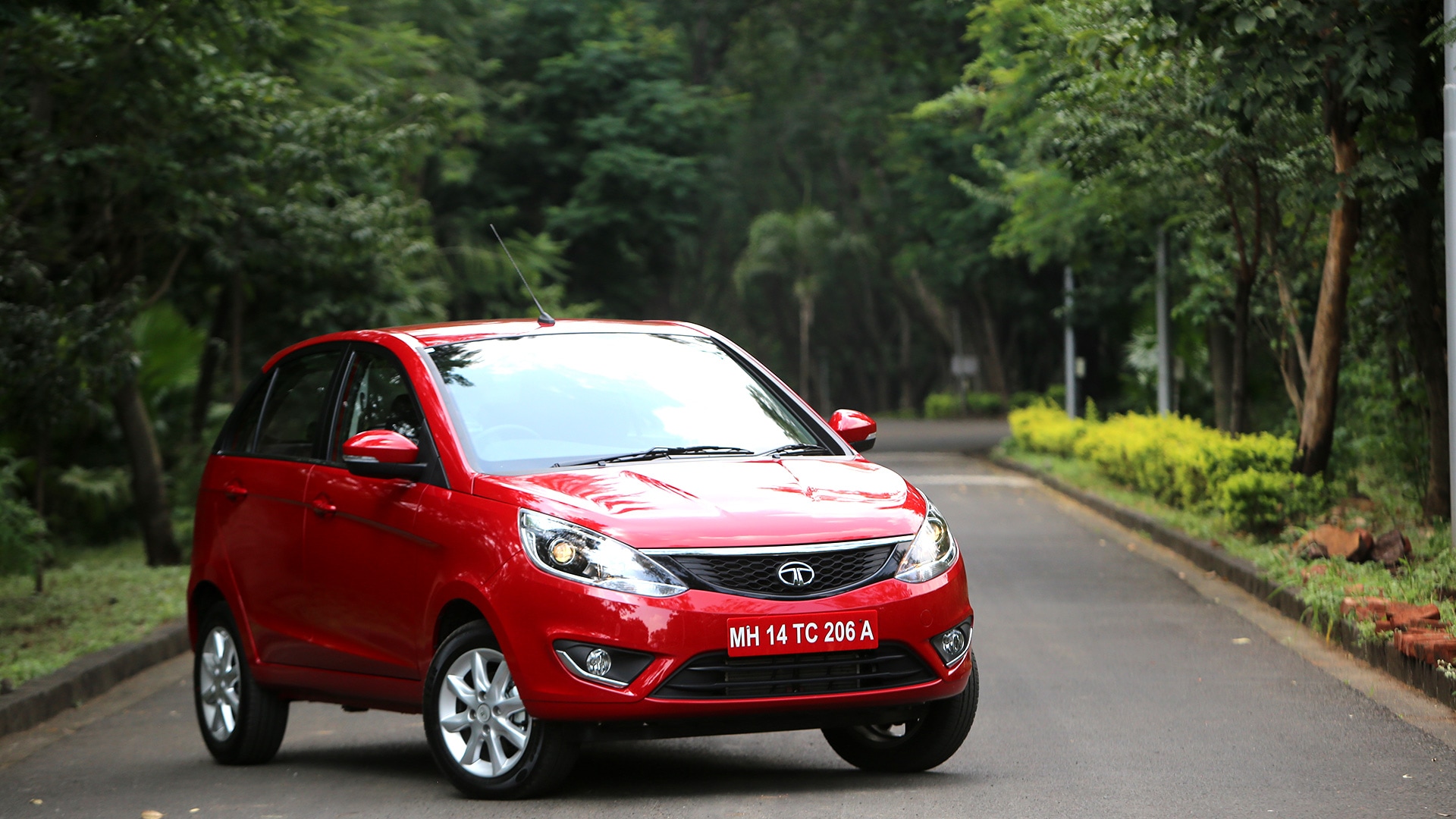 Tata-bolt-2015 Exterior
