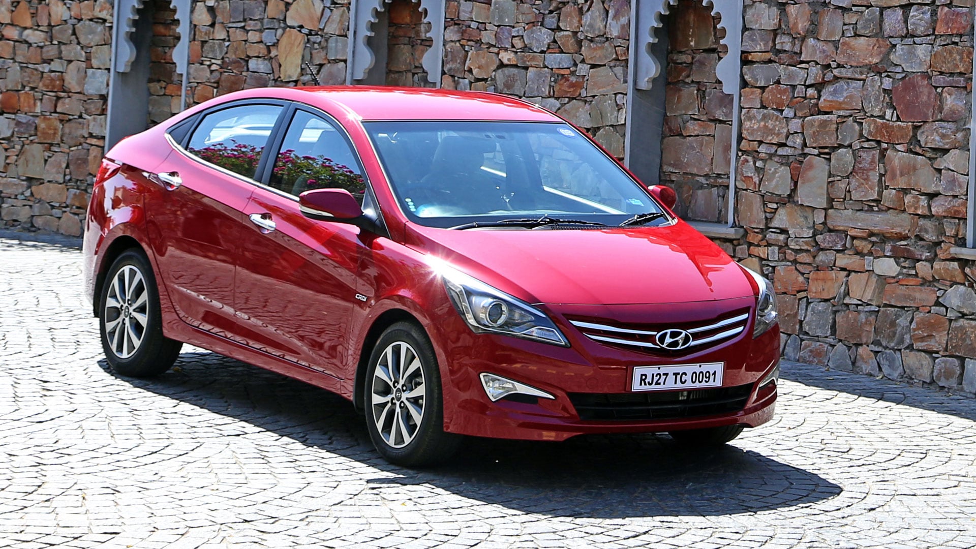 Hyundai-4s-fluidic-verna-2015 Exterior