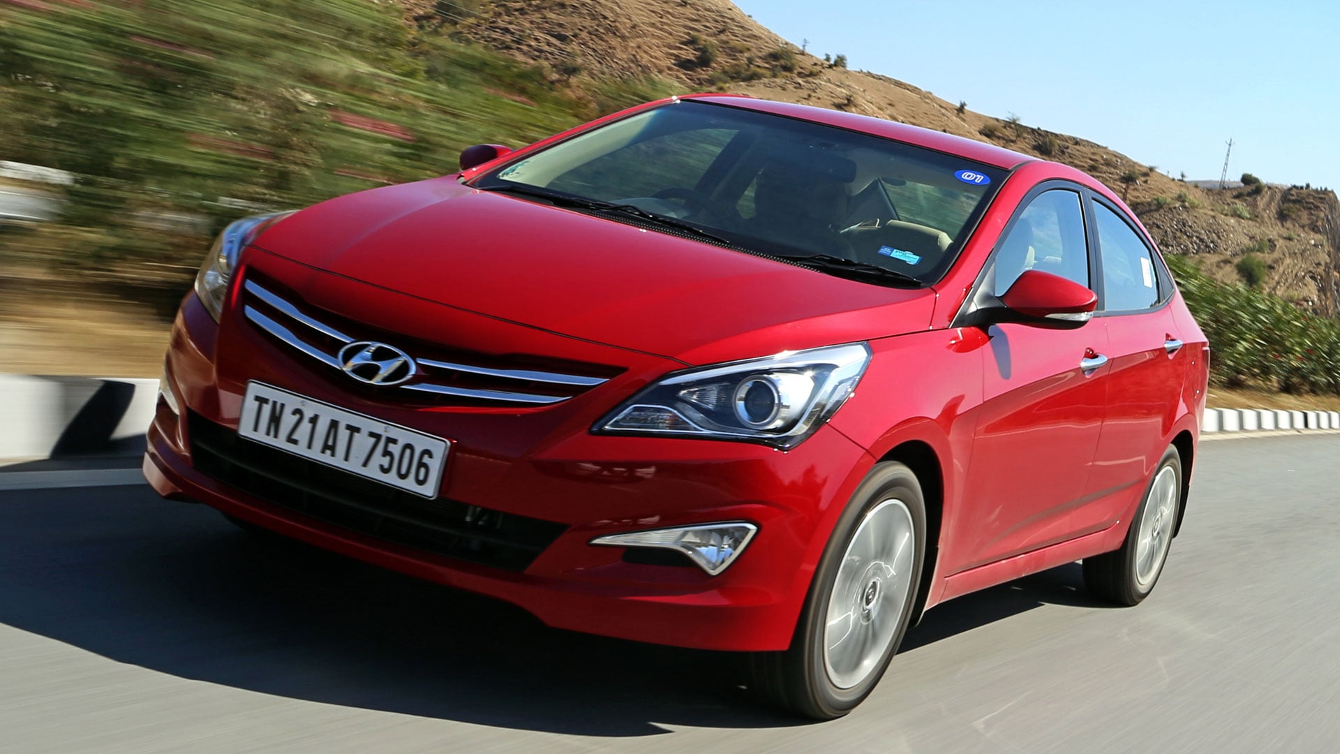 Hyundai-4s-fluidic-verna-2015 Exterior