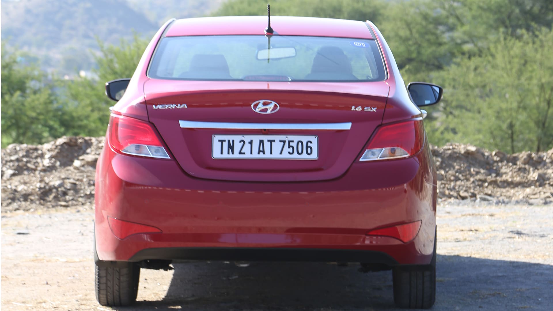 Hyundai-4s-fluidic-verna-2015 Exterior