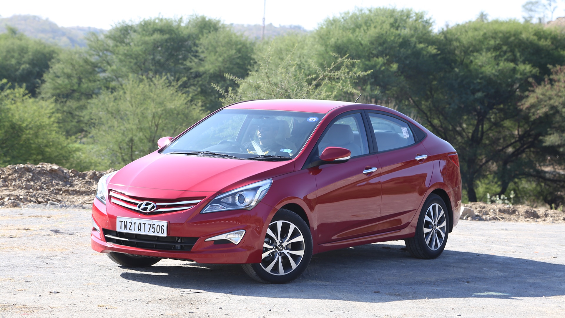 Hyundai-4s-fluidic-verna-2015 Exterior