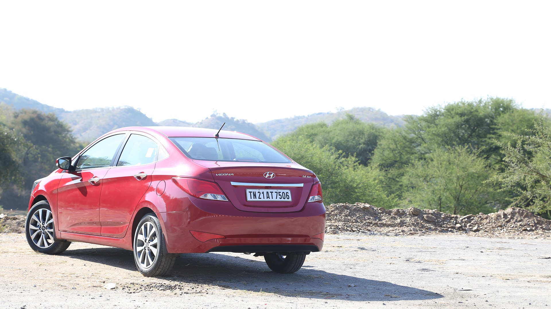 Hyundai-4s-fluidic-verna-2015 Exterior
