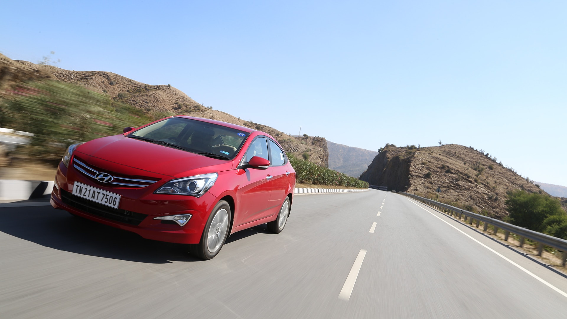 Hyundai-4s-fluidic-verna-2015 Exterior