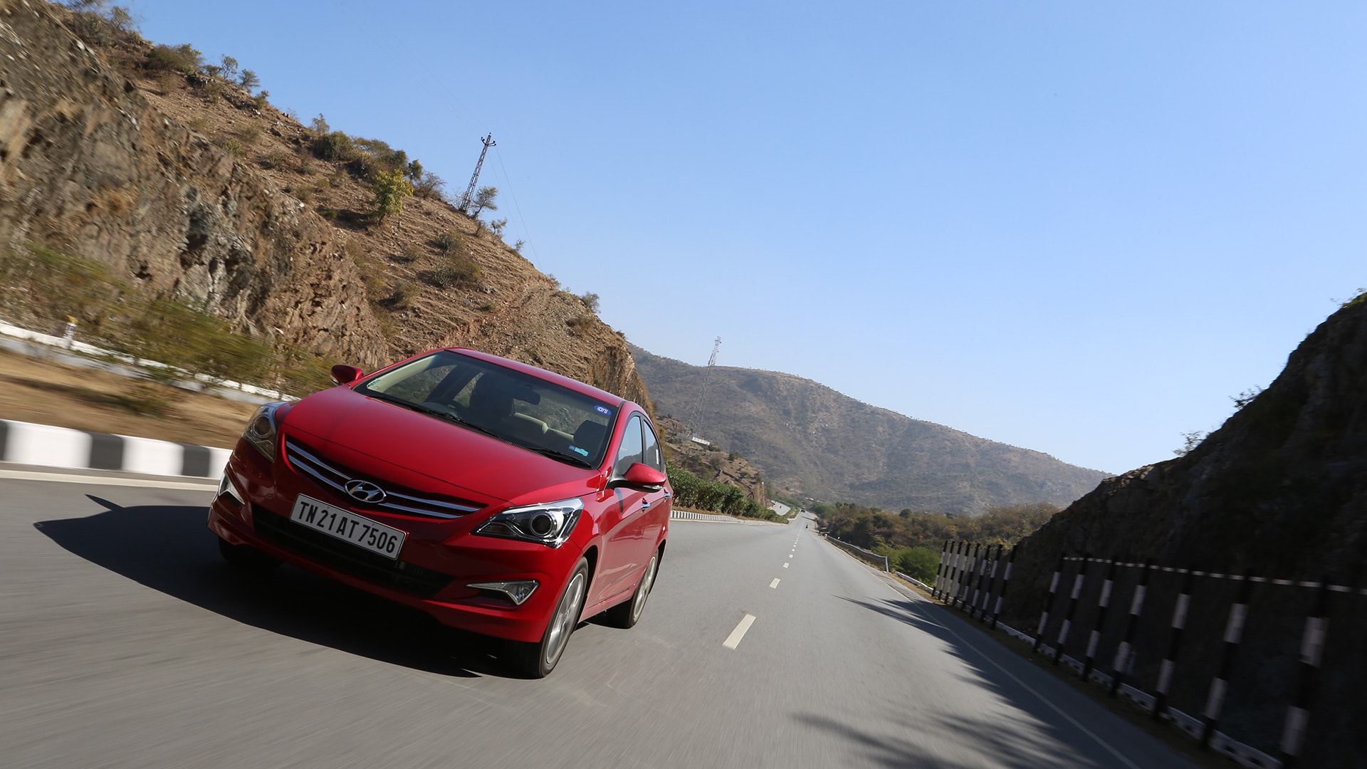 Hyundai-4s-fluidic-verna-2015 Exterior