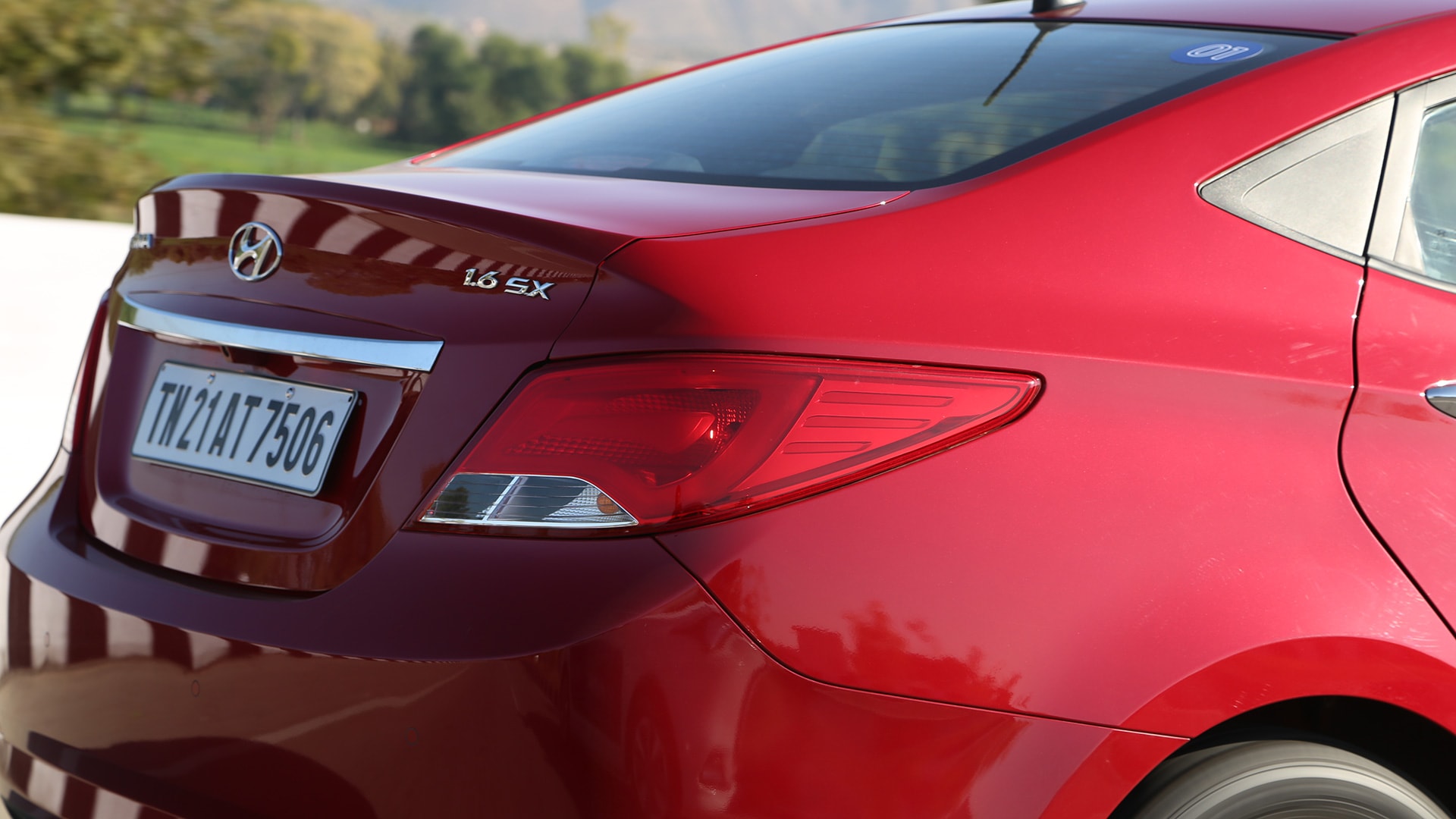 Hyundai-4s-fluidic-verna-2015 Exterior