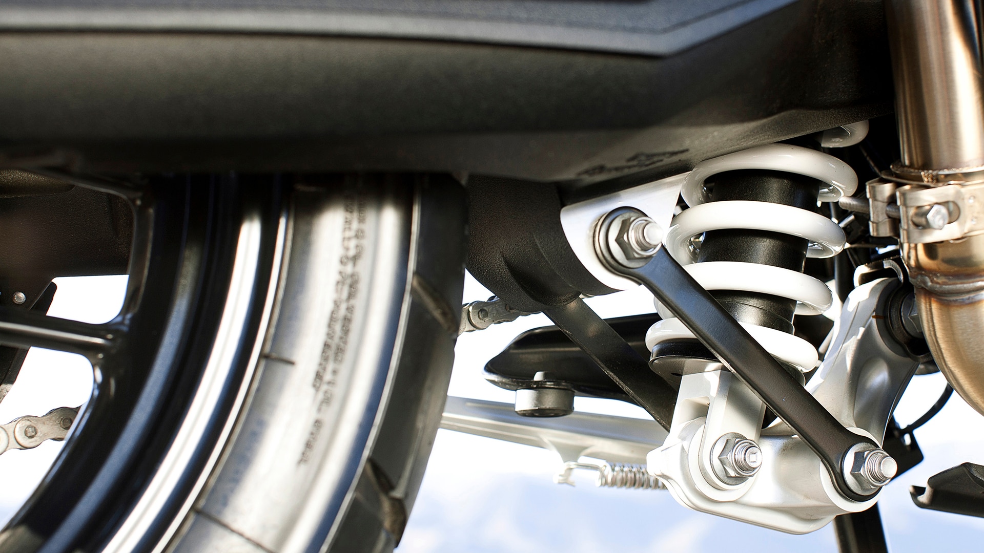 Triumph Tiger 800 2015 XRx Exterior