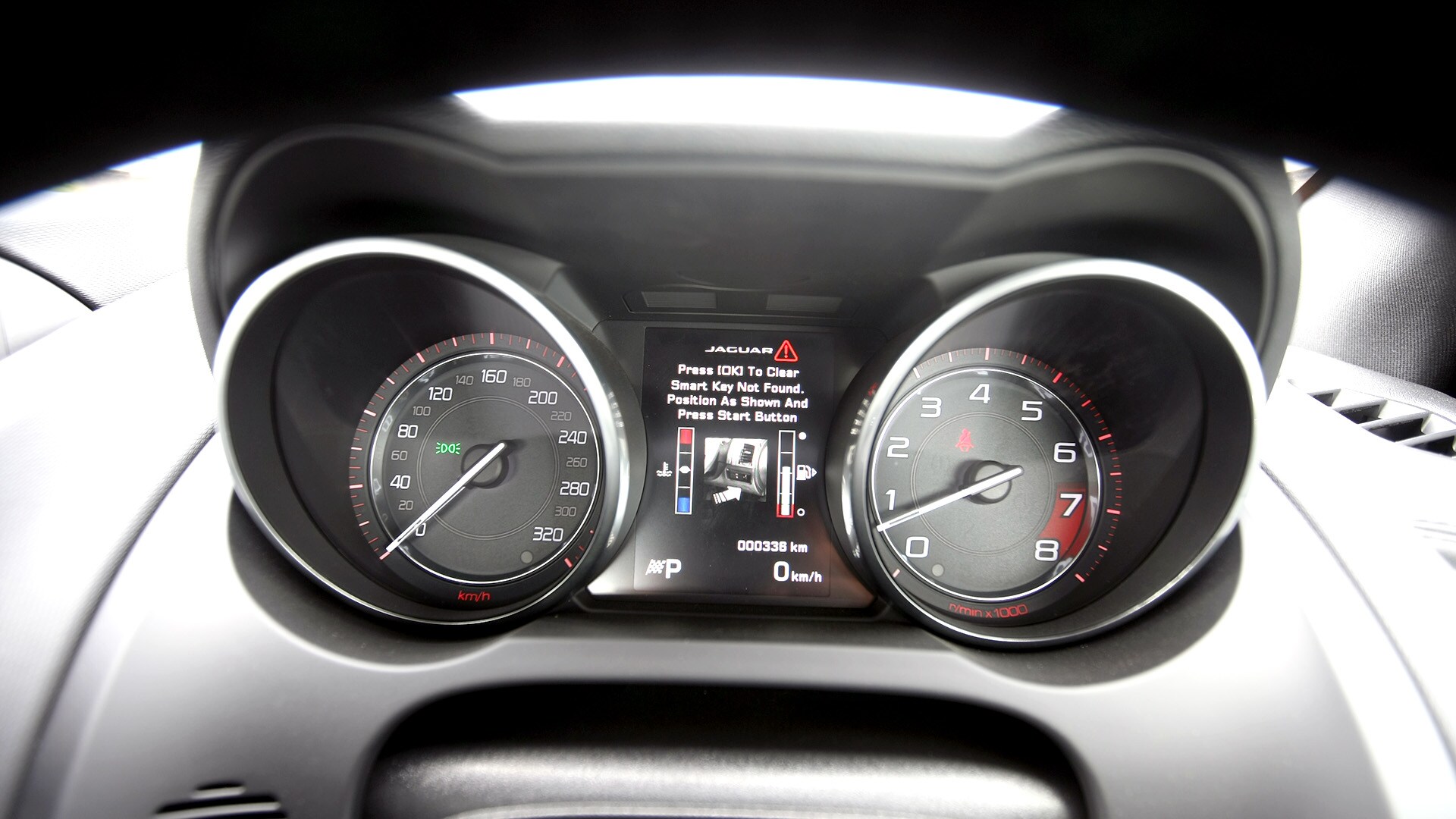 Jaguar F type 2013-V8 S Interior