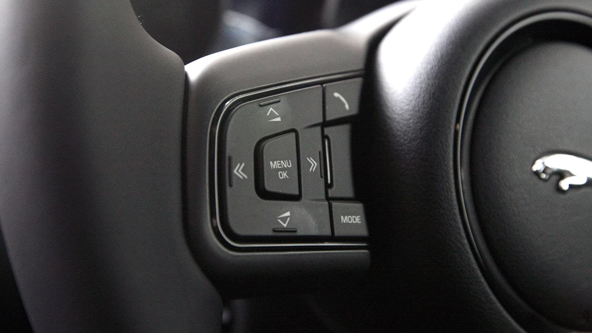 Jaguar F type 2013-V8 S Interior