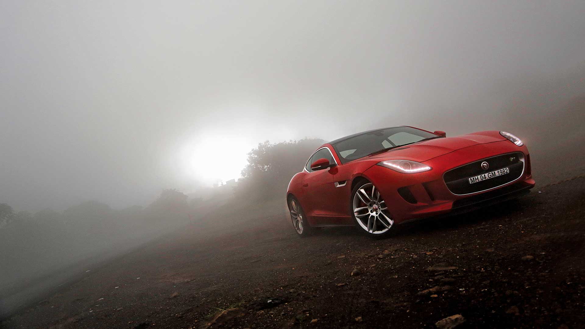 Jaguar-ftype-2014-R 550 PS Exterior
