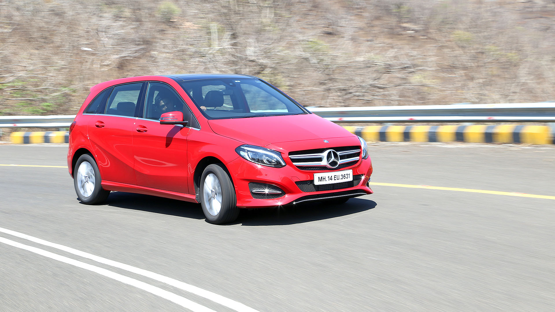 Mercedesbenz-bclass-2015-B200 CDI Sport Exterior
