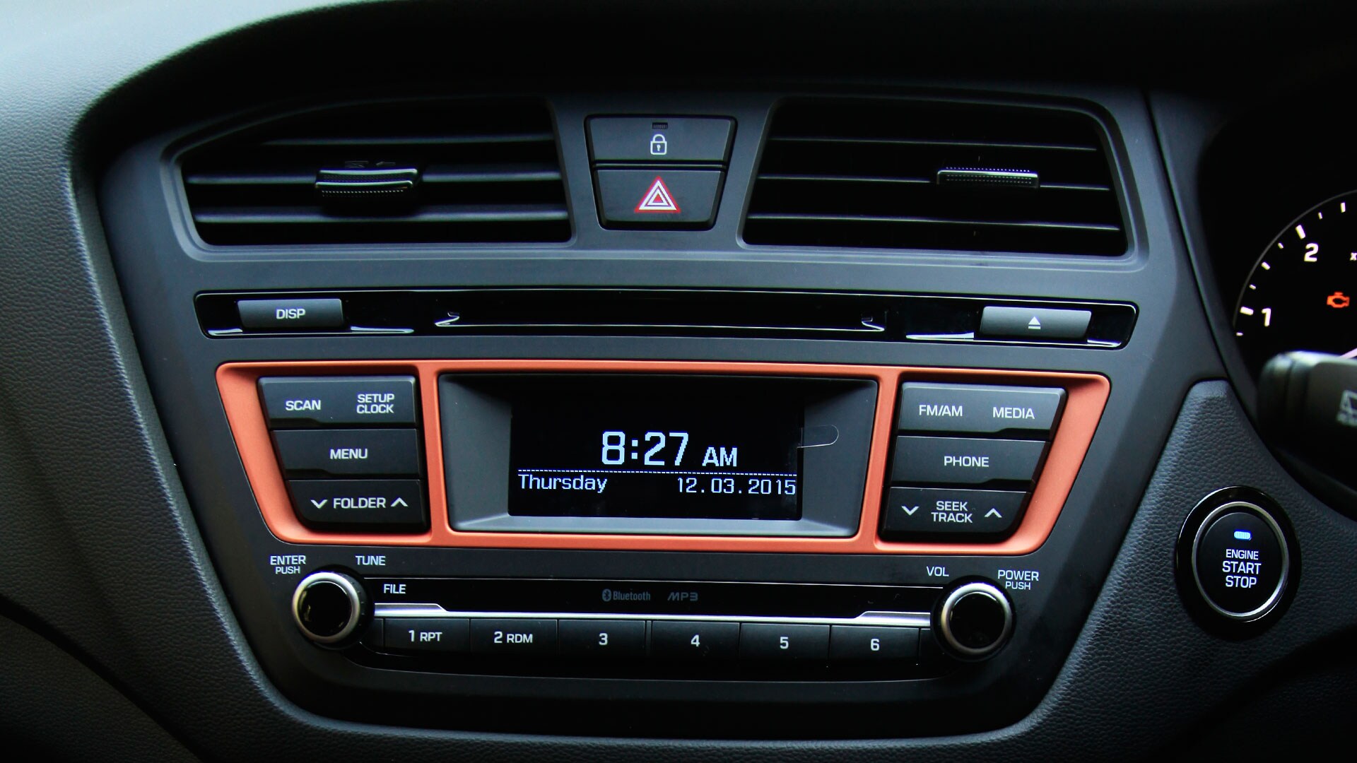 Hyundai-i20 Active-2015 Interior