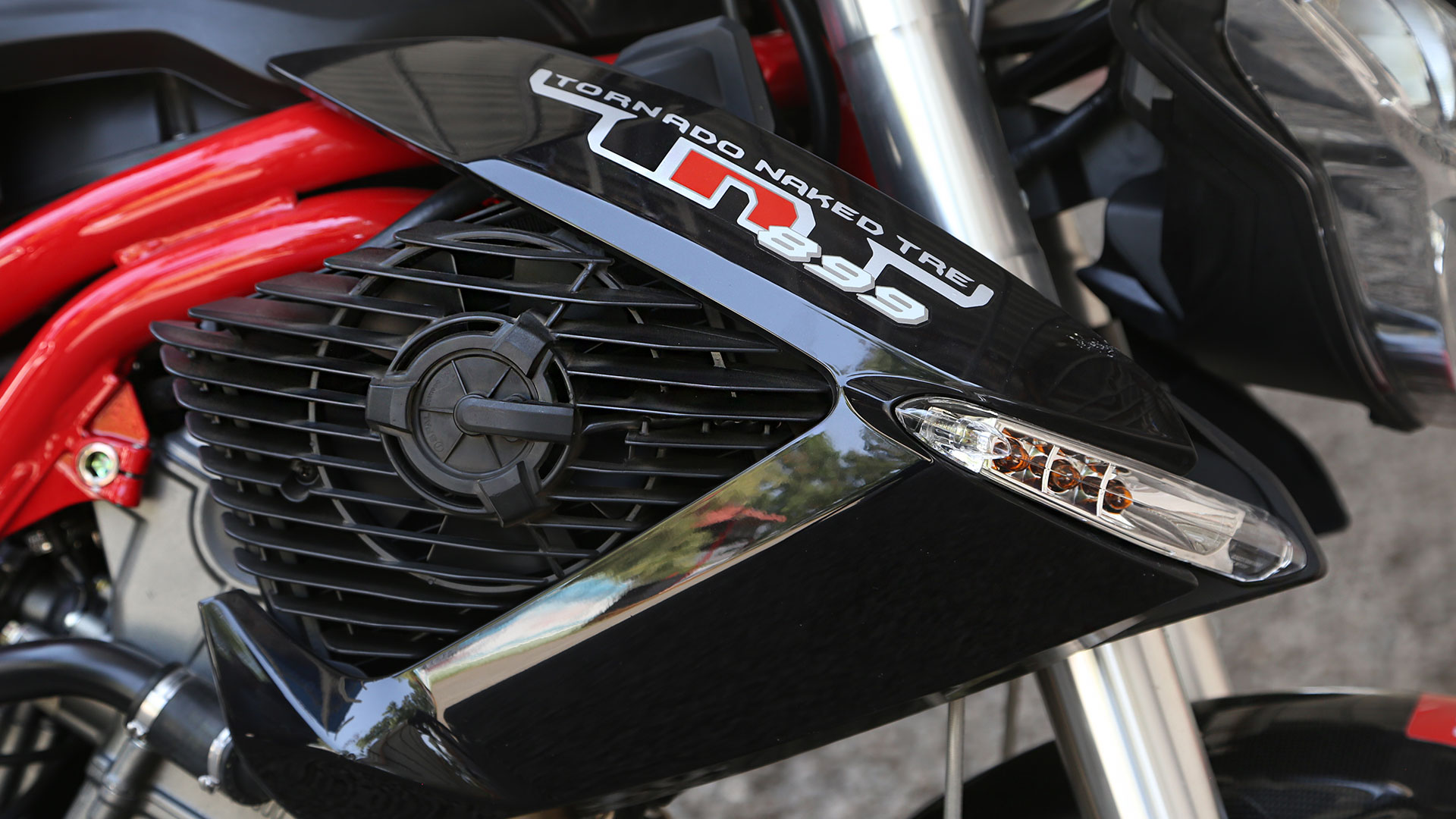 Benelli TNT 899 2015 STD