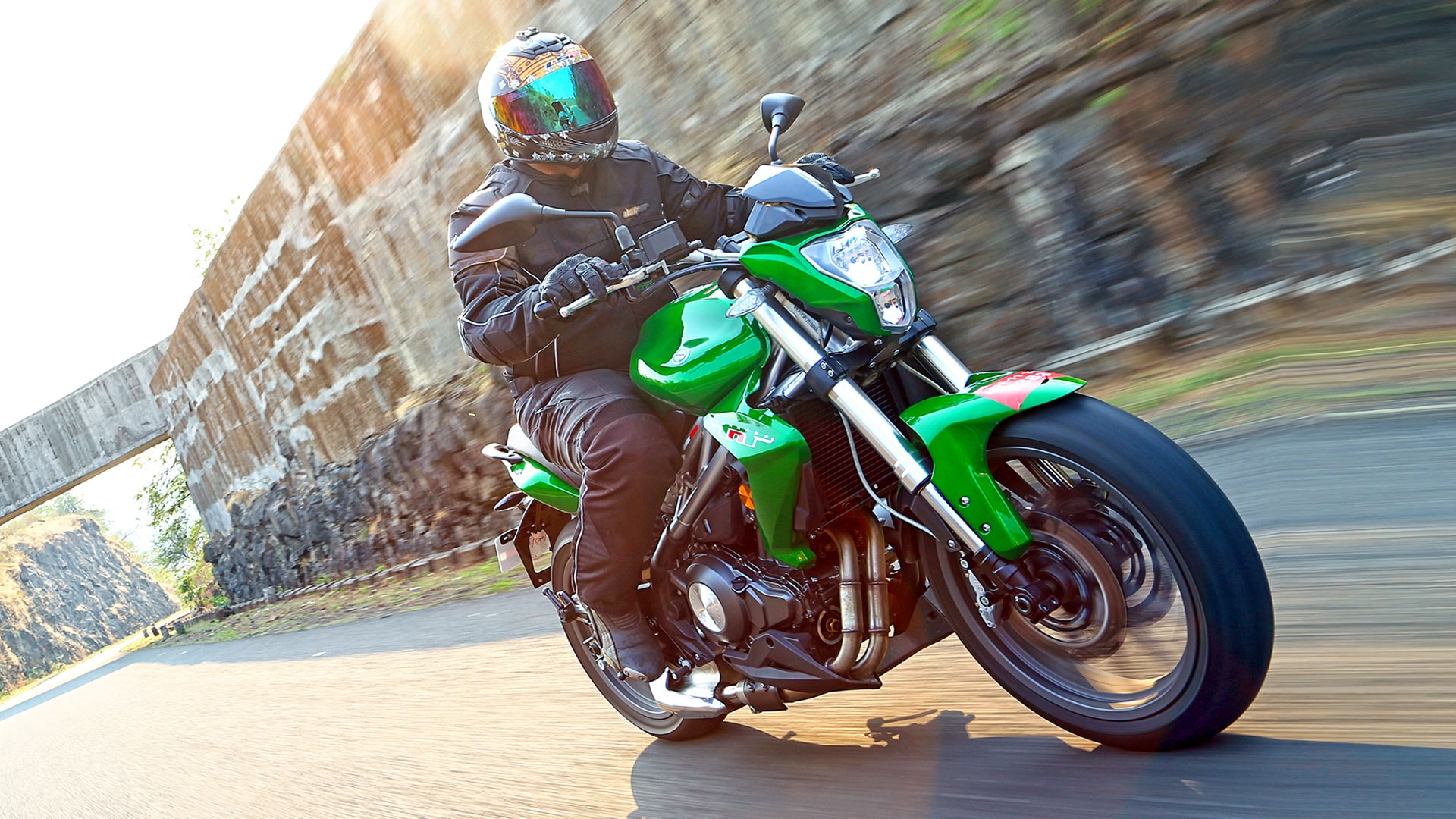 Benelli TNT 300 2015 STD