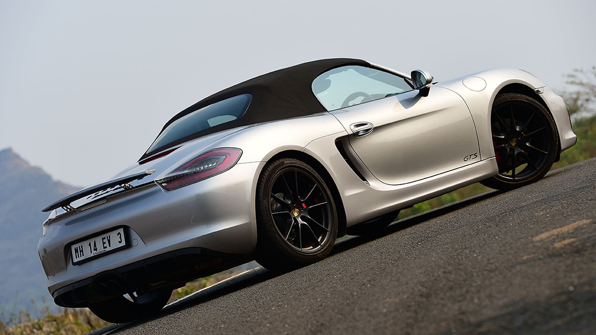 Porsche-boxster-2015-GTS Compare