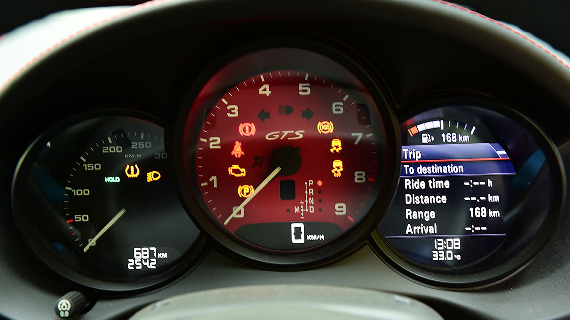 Porsche-cayman-2015-GTS Interior