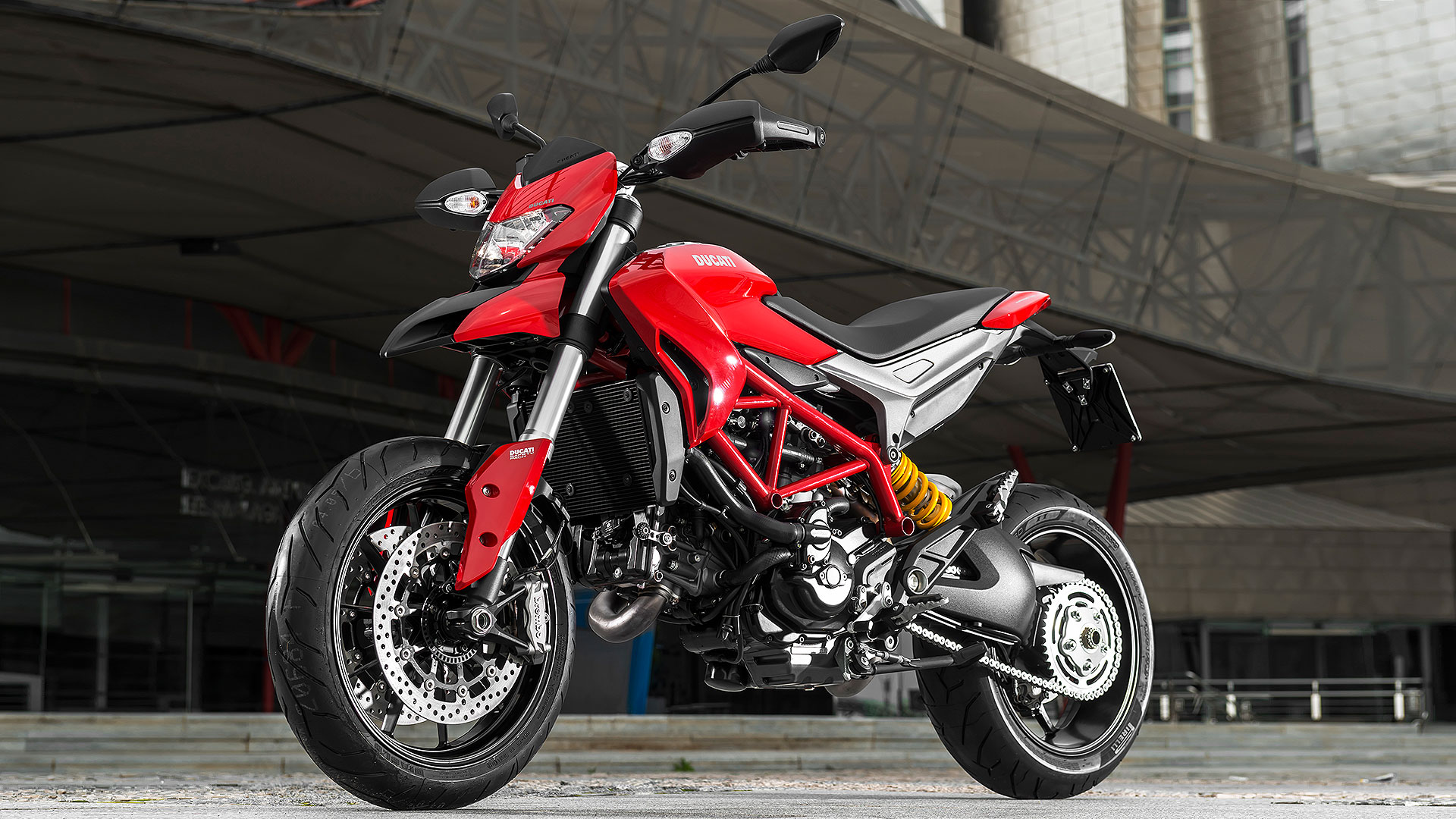 Ducati Hypermotard 821 2015 STD Compare