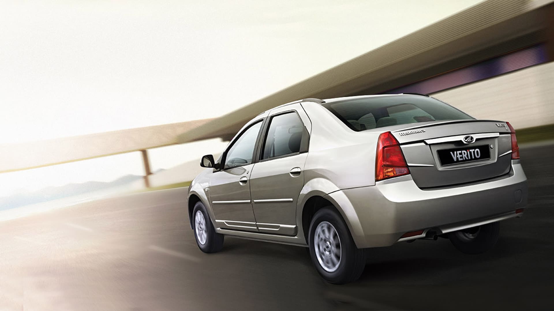 Mahindra-Verito-2013-1-5-D4-Compare